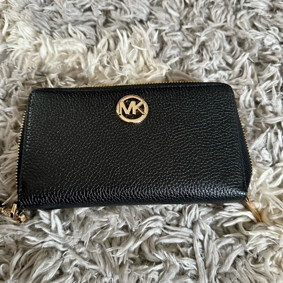 Brand new, Michael Kors, large leather tote, and wallet - Picture 8 of 8